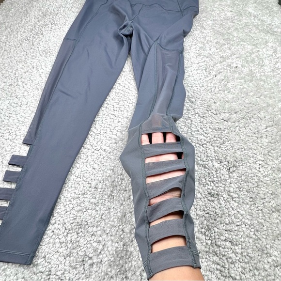 Victoria Secret Sport Knockout Tight Cutout Legging. Blue Gray Color. Size Med - Picture 6 of 10